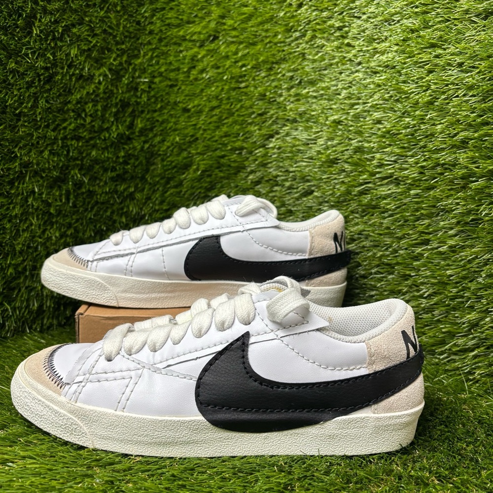 Women’s Sz 8.5 - Nike Blazer Low 77 Jumbo DQ1470-101 White Casual Shoes
